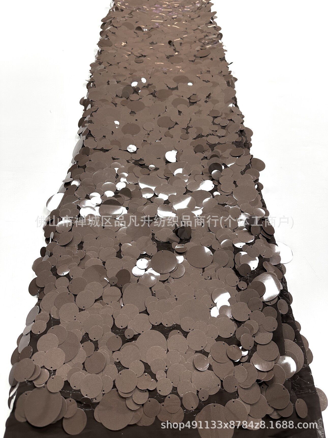 Tela de malla de pañuelo redondo superpuesta tridimensional pañuelo de cola de pescado vestido de boda cena vestido de brindis vestido de tela