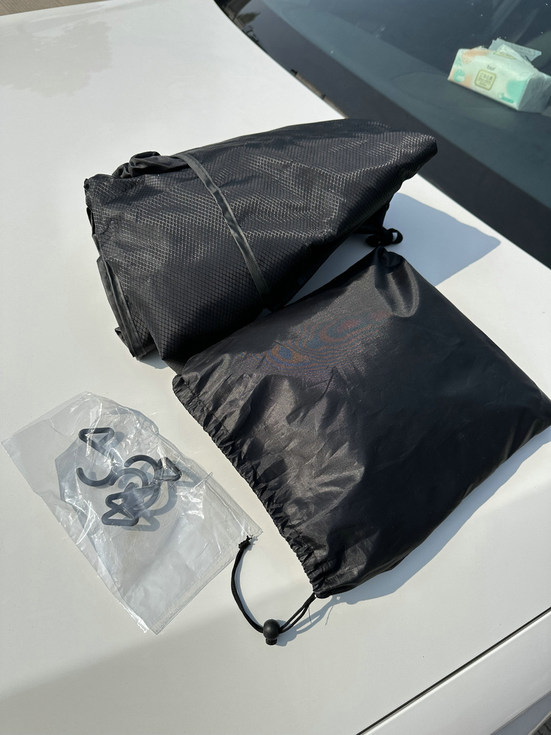 Car snow shield 600d Oxford cloth sunshade winter waterproof anti-ice windshield car jacket cover thickened cross-border