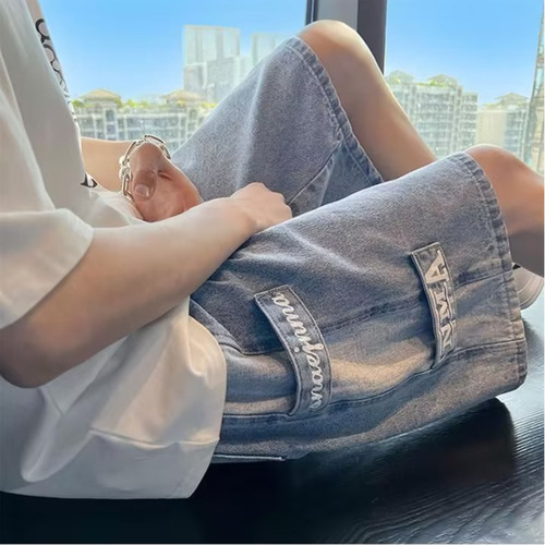 American-style vintage denim shorts for men, summer thin design with large pockets—workwear-inspired five-panel shorts; relaxed-fit, casual shorts for teens.