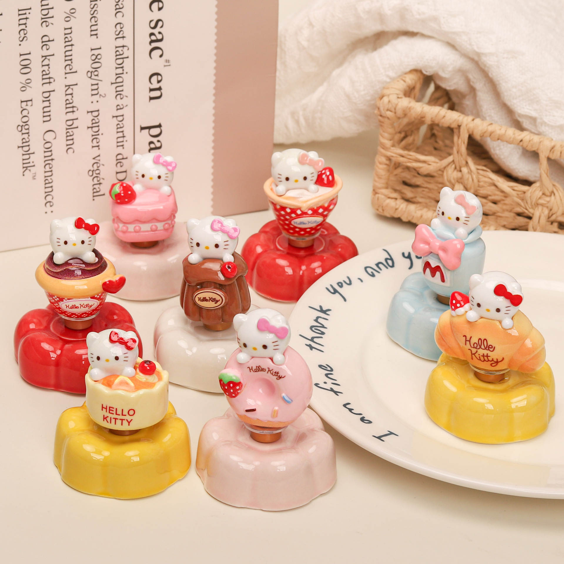 Trendy Food Toy Afternoon Tea Cat Spinner Car Desktop Rotating Ornament Gift for Stalls and Giveaways Wholesale