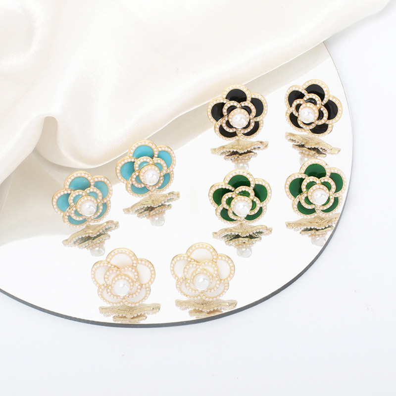 8g Weight Earrings Classification Wedding, Travel Occasion Tribal Pattern Women'S Gender White, Green, Blue, Black Color Nihaojewelry Simple Pearl Rose Stud Earrings Wholesale Jewelry 2