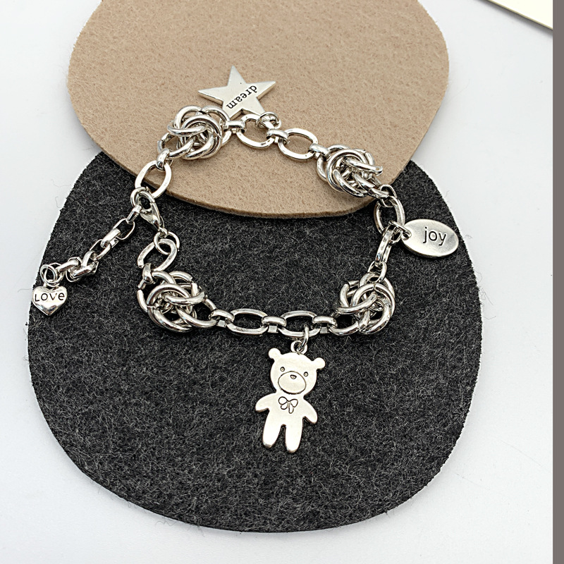 Simple Retro Bear Round Brand Five-pointed Star Bracelet display picture 1