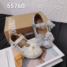 潮俊熙童鞋可爱女孩皮面公主鞋2025春秋新款儿童洋气小皮鞋5576B