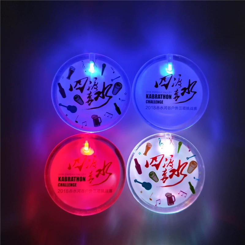 Acrílico redondo luminoso insignia LED publicidad insignia deportes al aire libre fiesta Festival PS luz intermitente insignia regalo