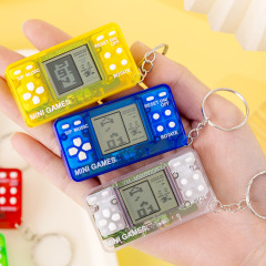 ポケットのミニ透明テトリスゲーム機のおもちゃの経典のノスタルジックなキーホルダーの学生の小さい贈り物は飾ります。