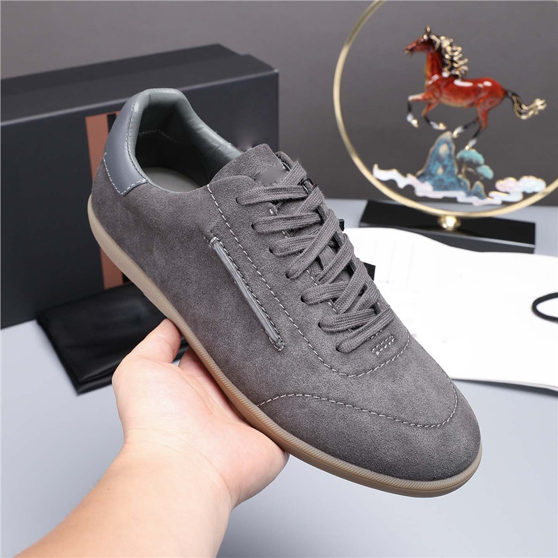 Nuevos zapatos de cuero transpirables de hombre europeos, zapatos cómodos de cuero esmerilado, zapatos de entrenamiento alemanes de todos los días, zapatos casuales, zapatos retrógrados, moda.