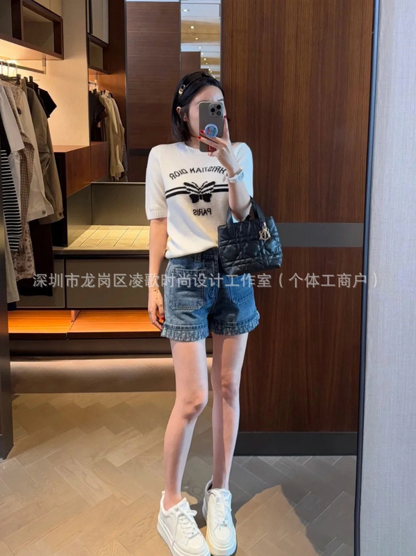 LENGE南油婦人服D25 エレガントでカジュアル、シンプルで若々しい、老眼鏡風の裾が特徴のデニムショートパンツ、どんなスタイルにも合う万能アイテム|undefined
