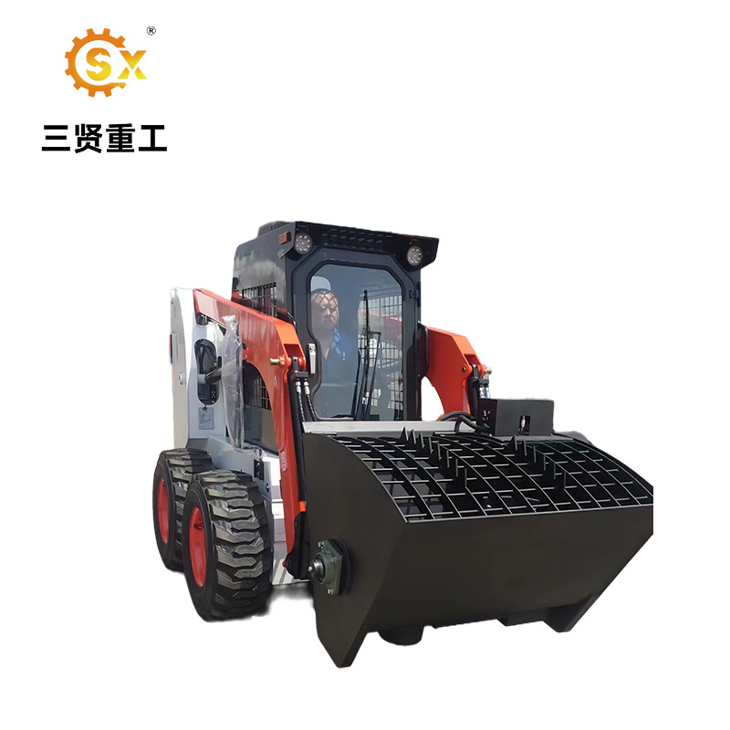 三贤厂家优惠高强锰板材质功能性滑移工程车装载机加装铲斗搅拌机