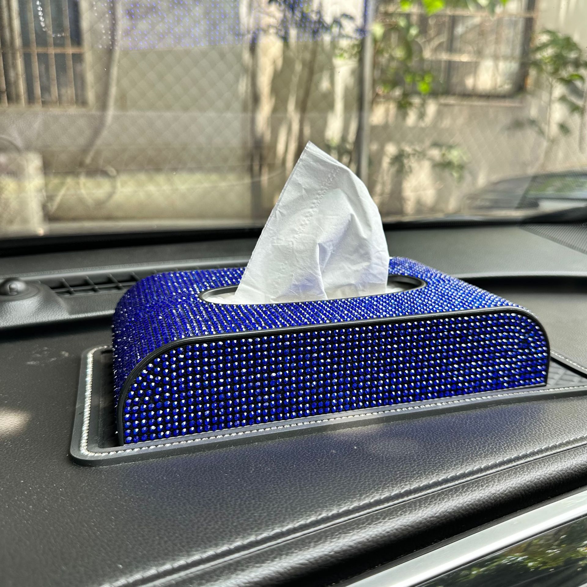 Diamond-Encrusted Car Tissue Box, Creative Car Interior Tissue Box, High-End Car Tissue Cover, Fashionable Decoration