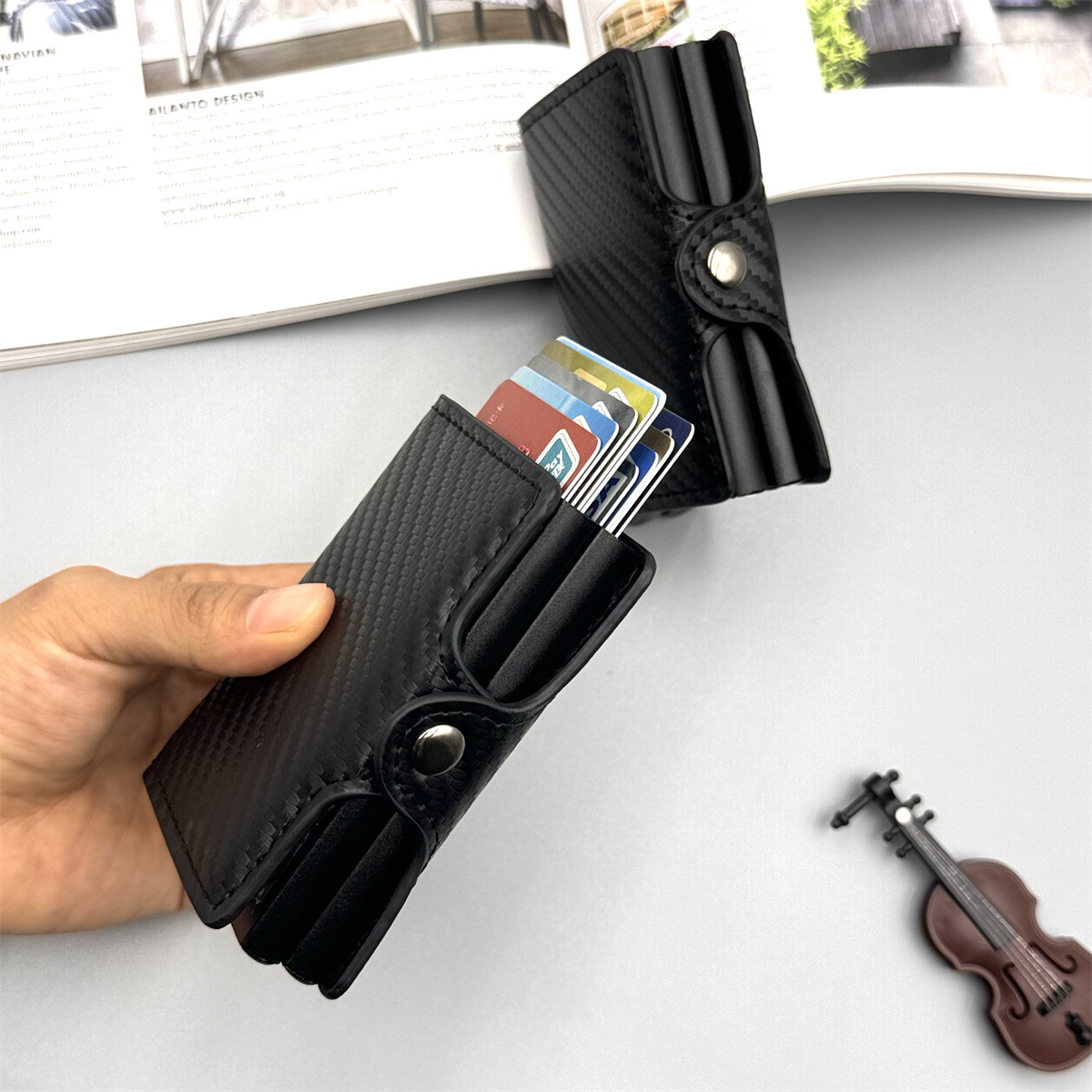 Nuevo anti-damagnetismo simple bolsa de tarjetas de doble aluminio euroamericano tarjeta de resorte automática de gran capacidad multifuncional tarjeta de sujeción de stock spot transfronterizo