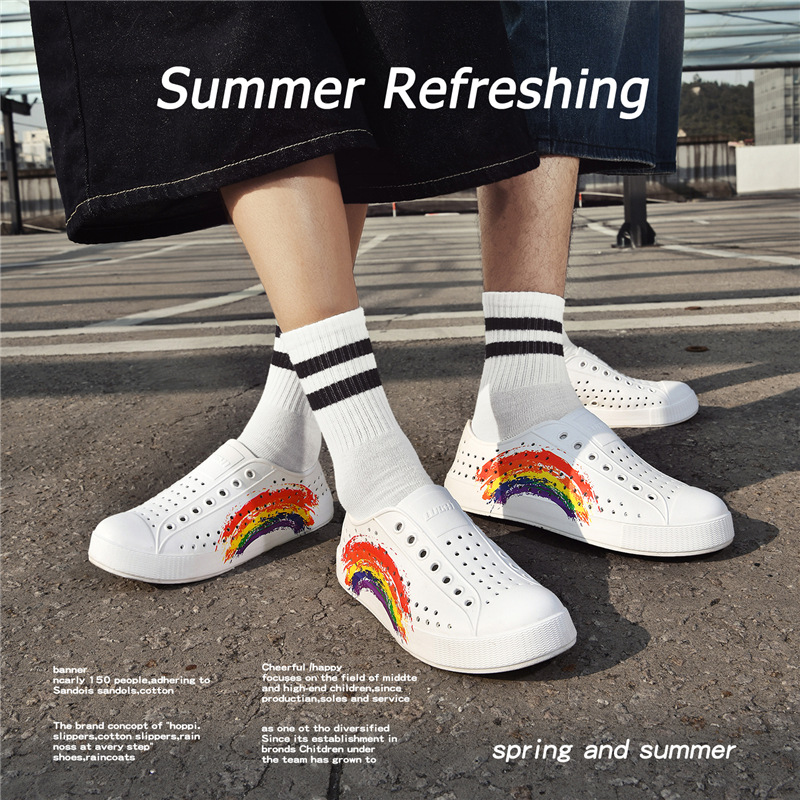 Zapatos de agujero ligero de verano al por mayor hombres y mujeres pareja verano antideslizante transpirable casual Hollow Beach Shoes sandalias