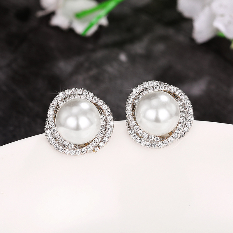 6g Weight Copper Ear Needle Material Zircon Inlay Material Ear Studs Classification 1 Pair Quantity Holiday, Daily Occasion Imitation Pearl, Copper Material Geometric Pattern Women's Gender Inlay Design Elegant Style 1 Pair Elegant Geometric Inlay Imitation Pearl Copper Zircon Ear Studs 7