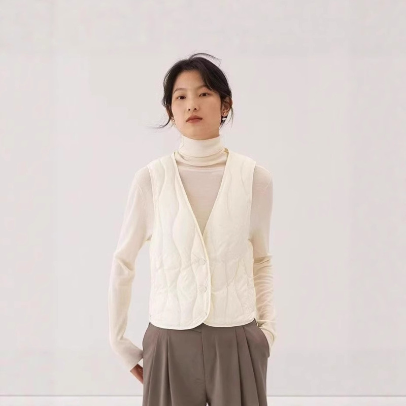 Autumn and Winter Women's down Cotton Vest, Light and Close-Fitting Lining, V Neck Waistcoat, Inner Wear, Warm Short Vest Autumn and Winter Women's down Cotton Vest, Light and Close-Fitting Lining, V Neck Waistcoat, Inner Wear, Warm Short Vest