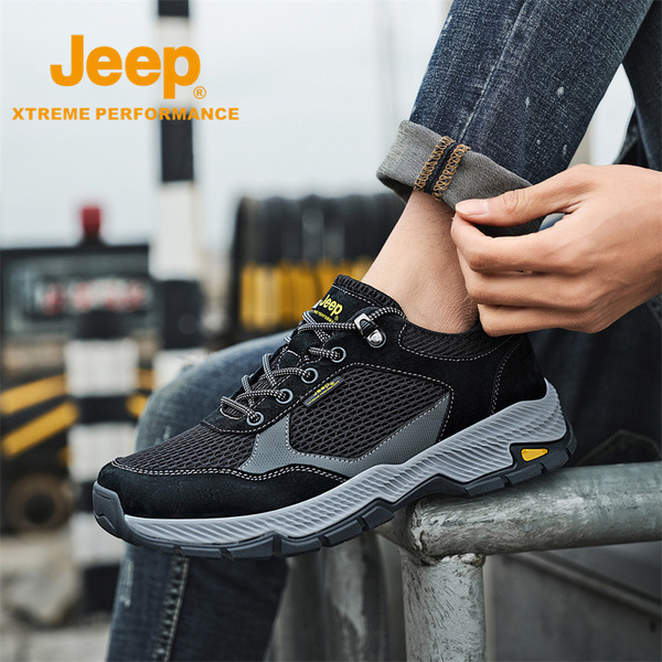 Lightweight casual footwear for leisure