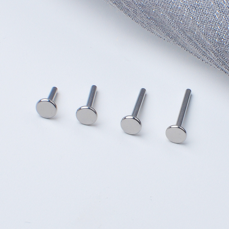 F136 Orecchini in lega di titanio, perni per naso, orecchio, labbro, filettatura interna, base piatta da 4 mm, piercing_voghion.com