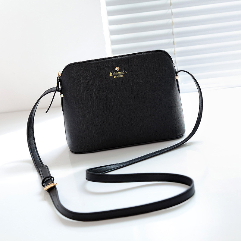 2022 European and American ks New Cross pattern fashion small shell bag simple all-match shoulder crossbody women's fashion bag 2022 European and American ks New Cross pattern fashion small shell bag simple all-match shoulder crossbody women's fashion bag