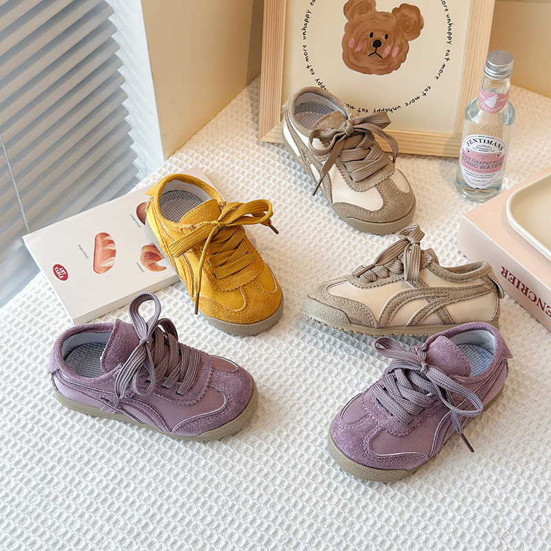 子供の柔らかい底の徳の訓練の靴の2025春と秋の新型の韓国版の女の子の復古の運動靴の男の子の平底の阿甘靴|undefined
