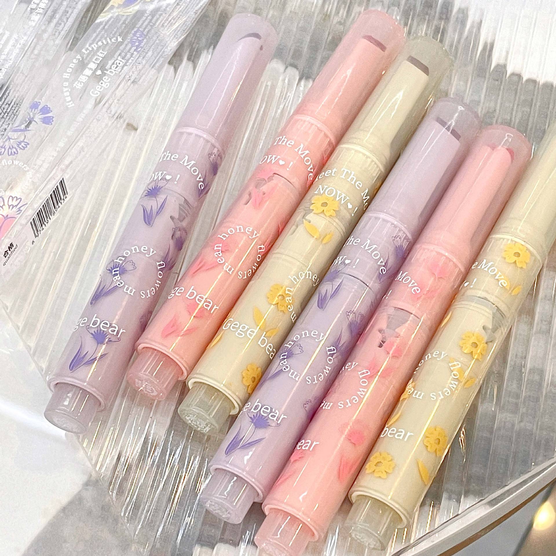 Gege bear Gogo Little Bear Lipstick Cosmetics Water Light Moisturizing Lip Gloss does not fade and does not stick to cups Lip gloss undefined