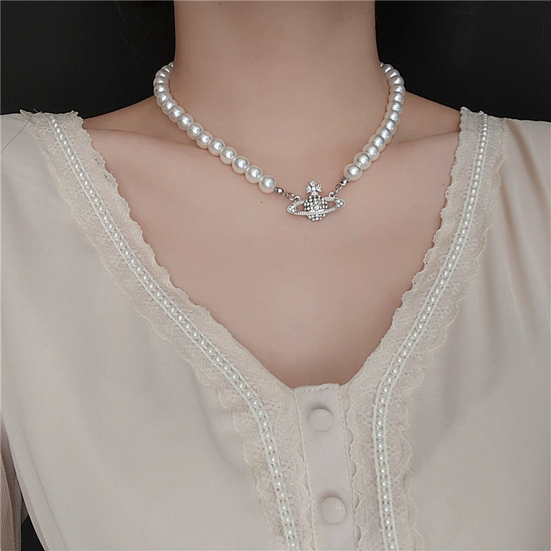 Подвеска‑колье (Ce Kun jewelry) «Saturn» с жемчугом и инкрустацией из кристаллов, золотистая/серебристая, 18,8 см