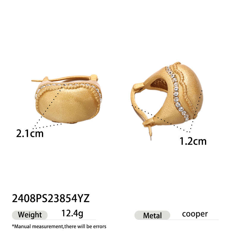 Europa y América retro sofisticada sensación de alto nivel de estilo de cuna pernos de orejas incrustados de zircon simple clásico versátil nuevo tipo de orejas para mujeres