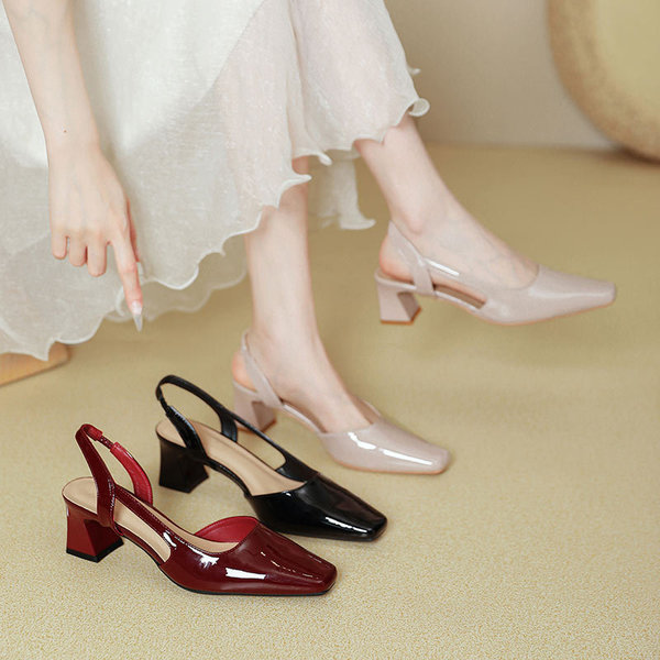 Summer sandals with a strap