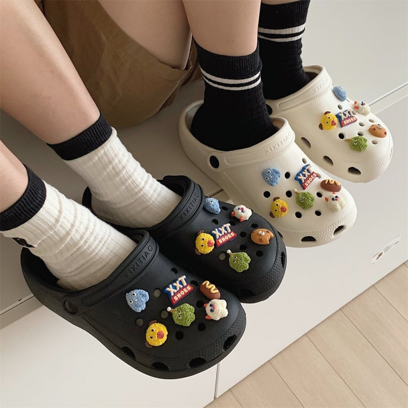 Men's and Women's Summer Outerwear, Fashionable and Versatile Baotou Sandals, New Style, Cute Little Monster Couple's Clogs