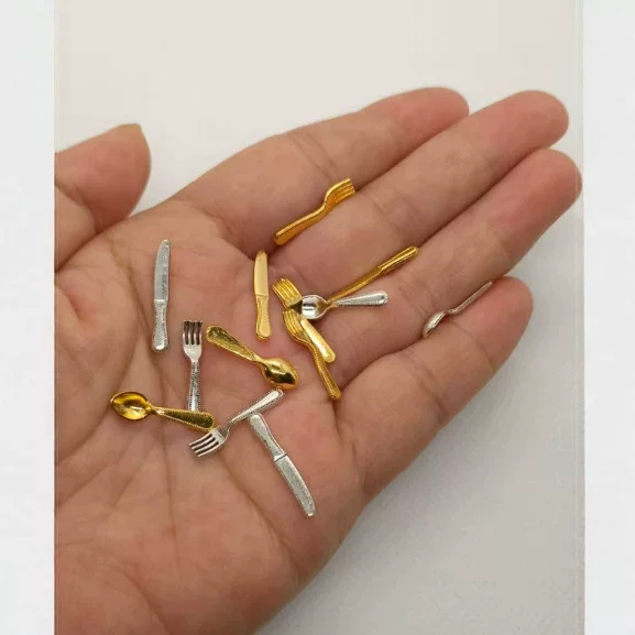 Miniature Realistic Toy Cutlery Set: Knife, Fork, Spoon, and Tableware Accessories for Pretend Play and Video Props