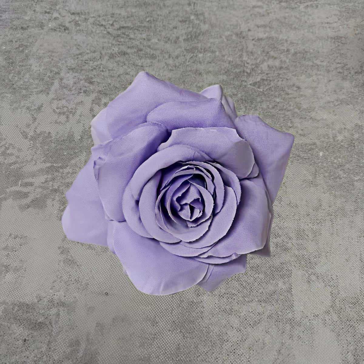 밝은 보라색