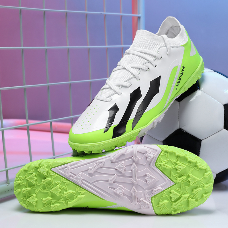 Transfronterizos nuevos TF zapatos de fútbol de clavos varones adultos AG zapatos de entrenamiento deportivo zapatos deportivos juveniles al por mayor