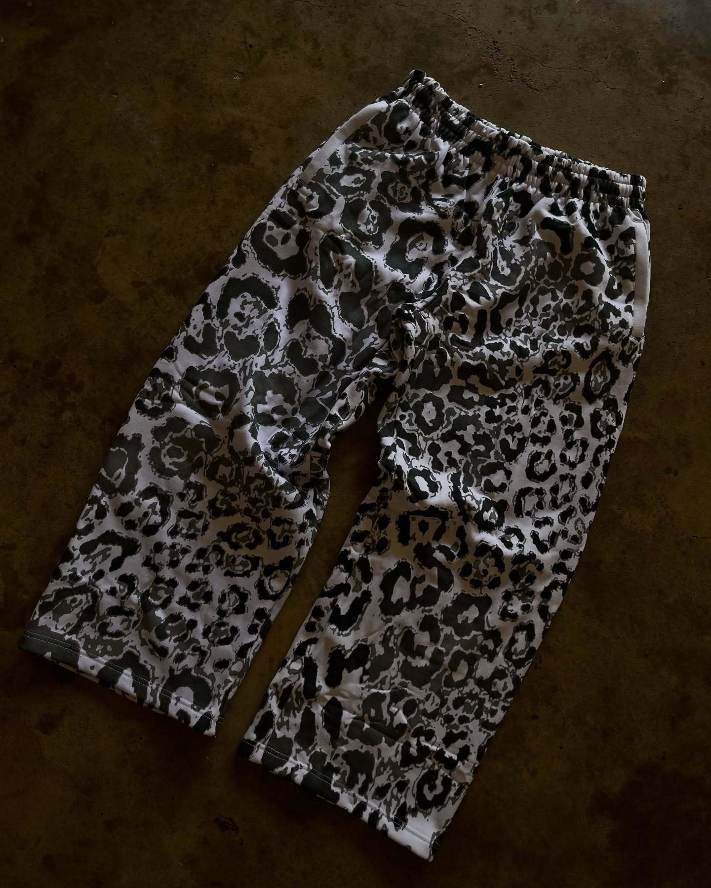 Y2K Animal Print Zip-Up Hoodie – Unisex Streetwear Jacket With 3D Embossed Design | Retro Futurism & Hip-Hop Fashion_viptrois.com