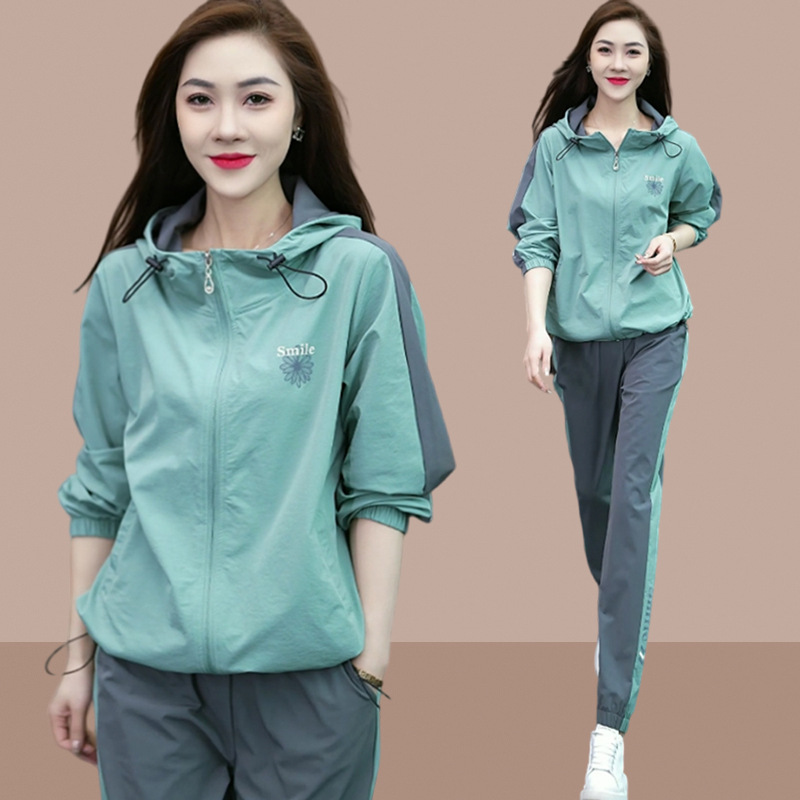 여성을위한 러닝 운동복 정장 2025 새로운 봄, 가을 캐주얼 패션 작은 후드 기질 재킷 투피스 세트