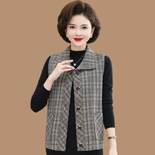 中老年妈妈秋装格子马甲外套中年女装宽松大码洋气春秋坎肩短款50