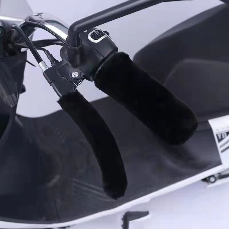 New winter faux plush handlebar covers for electric vehicles, motorcycles, and tricycles, universal warm hand grips