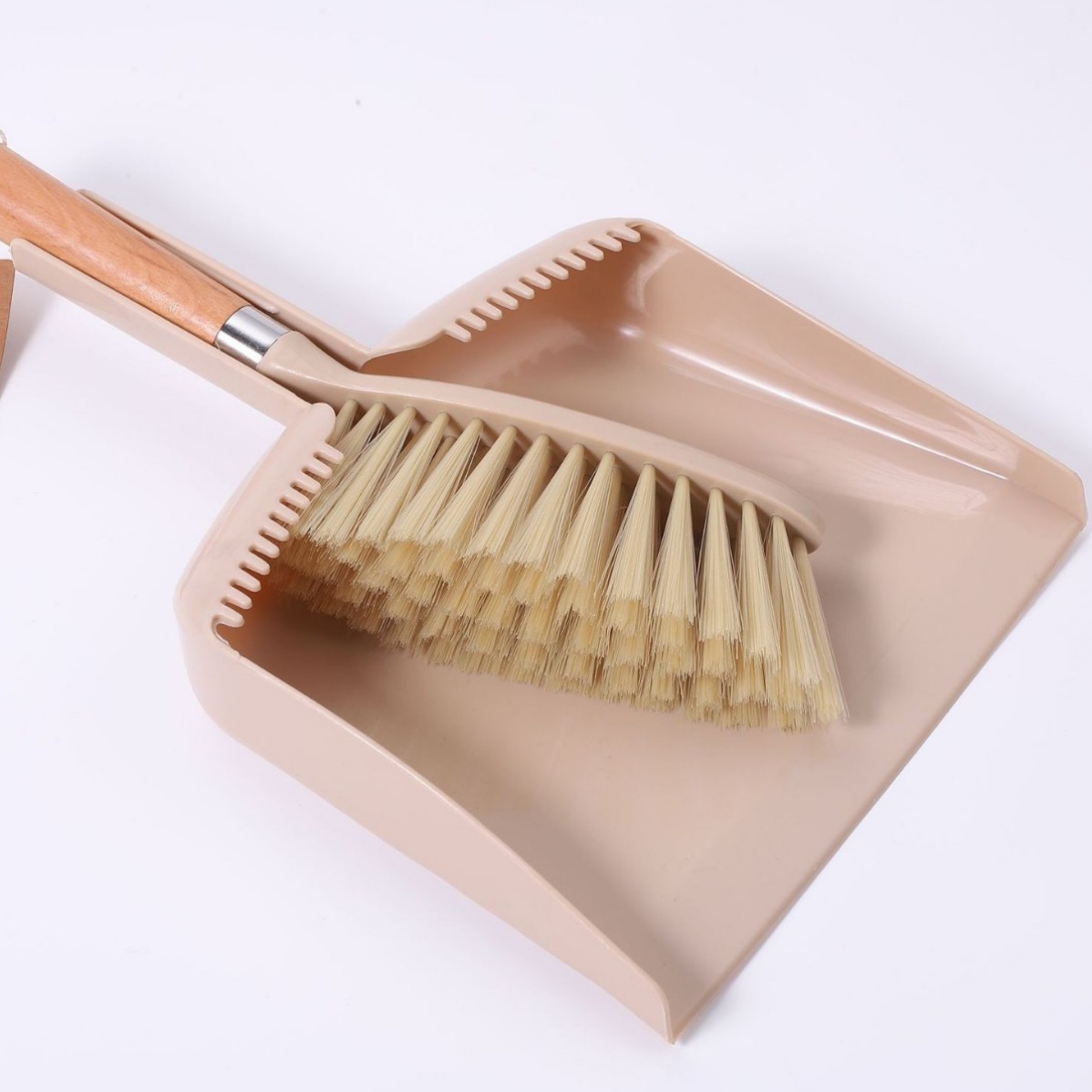 Juego de Escobilla y Recogedor de Mesa Modelo 6238 de Madera de Haya para Limpieza Doméstica