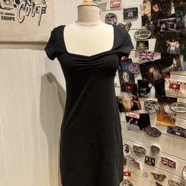 BM风黑色褶皱方领短袖连衣裙bm法式气质短裙修身设计半身裙包臀裙