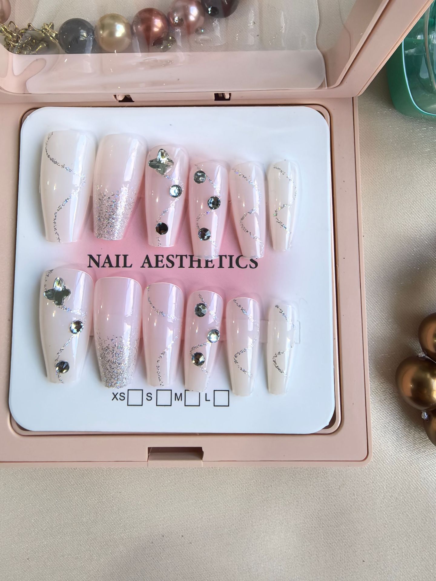 Caja de exhibición marco de fotos más taladro manicure suministro fuente de uñas DIY francés color delgado manicure falso salón al por mayor