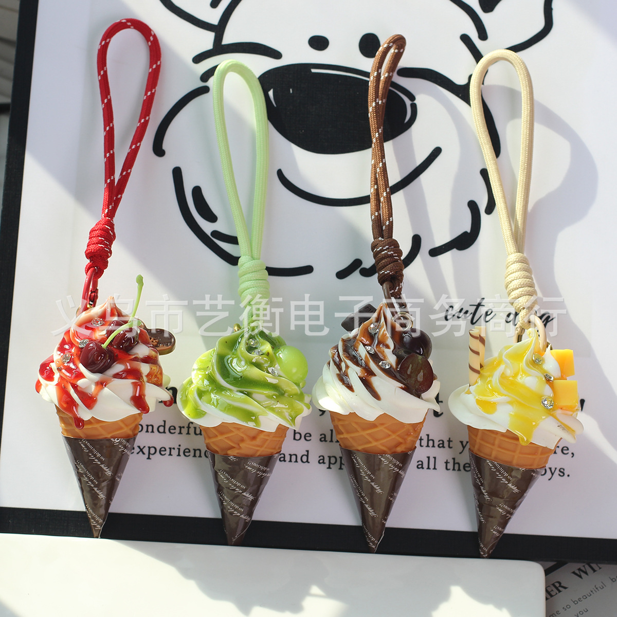 Simulación de colgantes de helado adorable red fruta torta modelo de decoración para el hogar accesorios de bolsas colgantes de automóviles