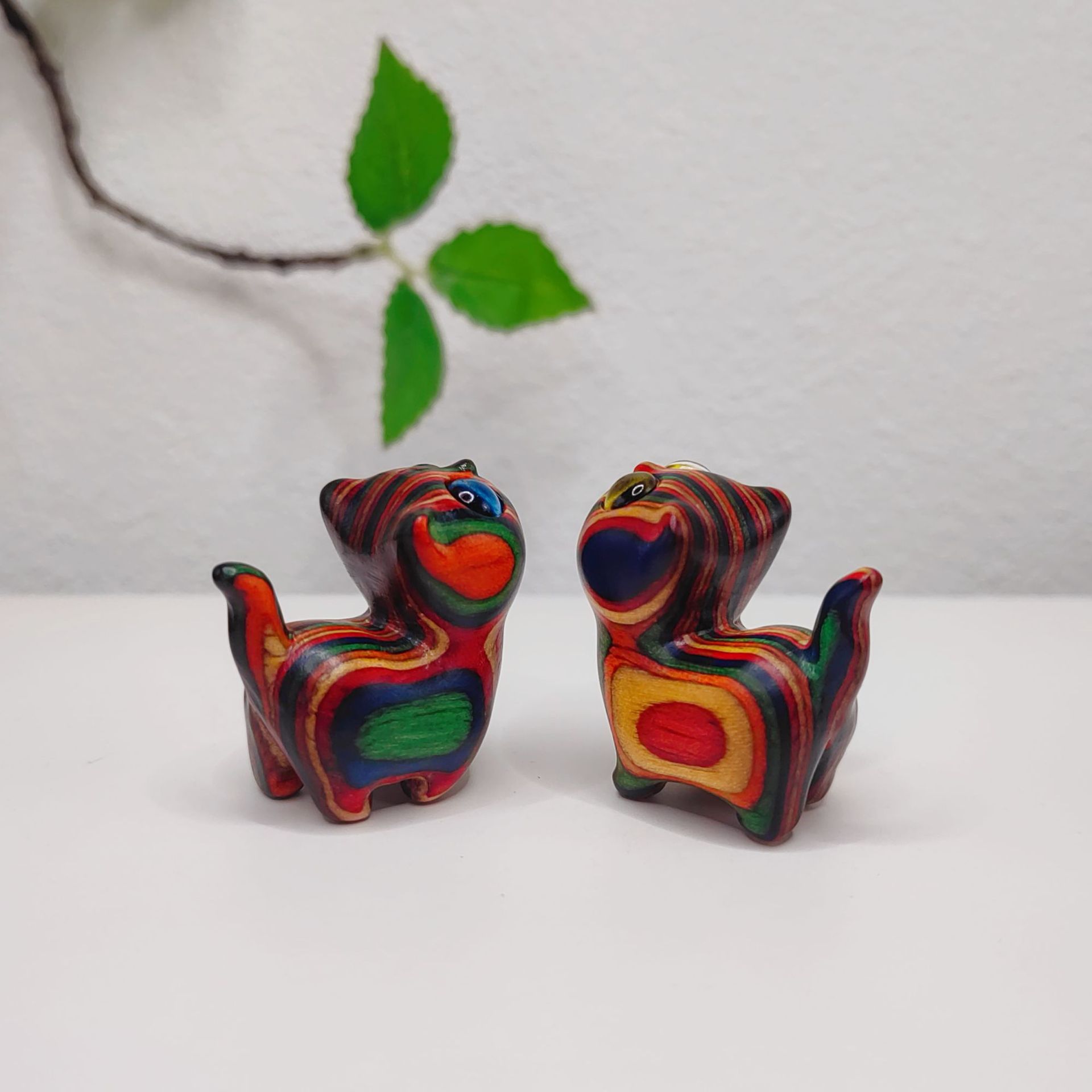 Arco iris gato tallado curioso gato mango adornos adornos de automóviles tallado animal creativo simple regalo de cumpleaños