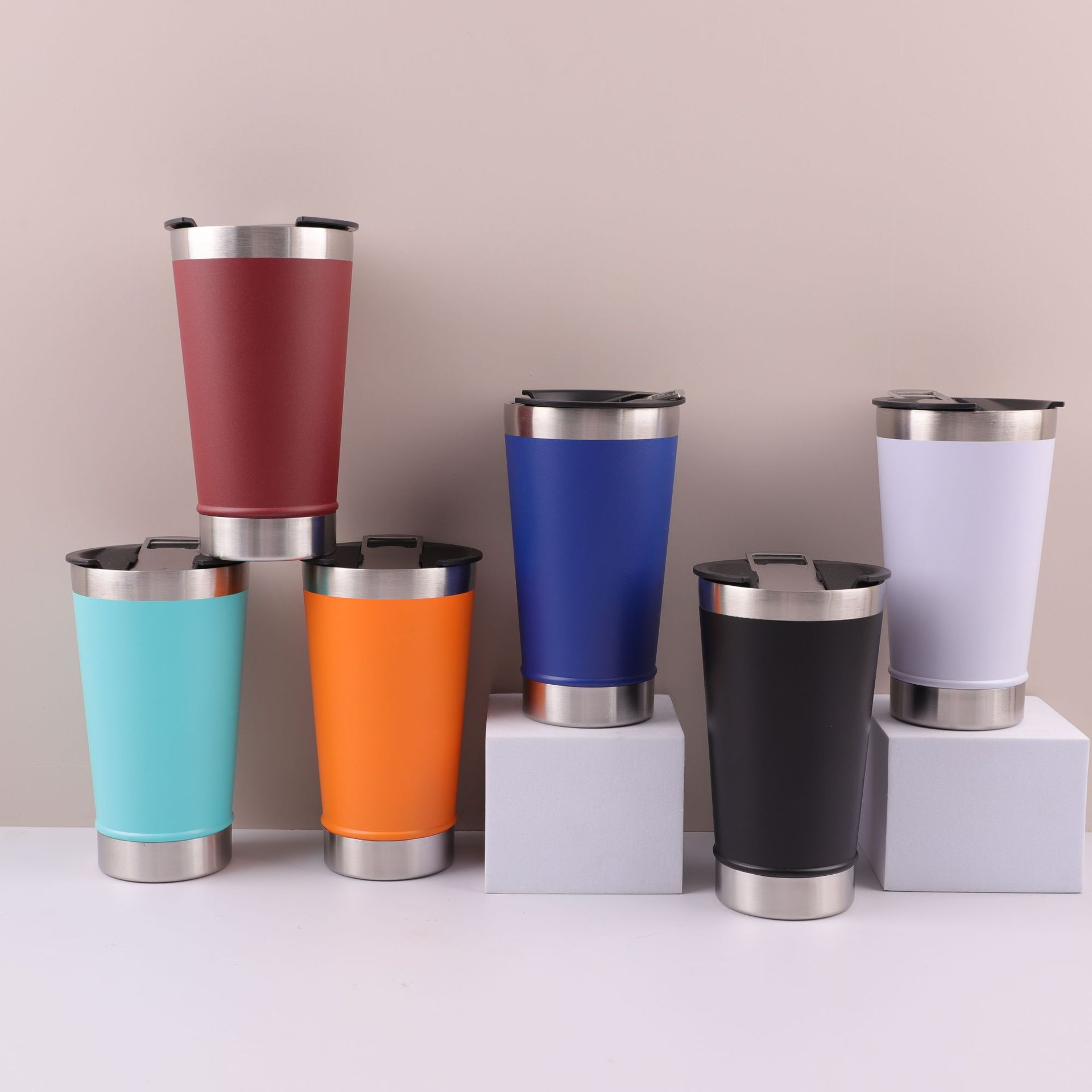 Transfronterizo 304 acero inoxidable taza de aislamiento al vacío 20oz taza de cerveza de aislamiento a largo plazo taza de automóvil con abridor de botellas