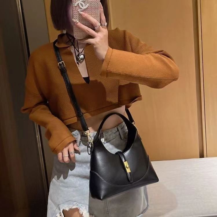 701g Weight Synthetic Leather Lining Material Zipper, Lock clasp Closure Type Single Shoulder Strap Strap Type Shoulder Bag Bags Type Casual, Daily, Shopping Occasion Pu Leather Material Splicing, Solid Color Pattern All Seasons Season Women's Gender Classic Style Style Dumpling Shape Shape Women's Pu Leather Splicing Solid Color Classic Style Dumpling Shape Zipper Lock Clasp Shoulder Bag 8