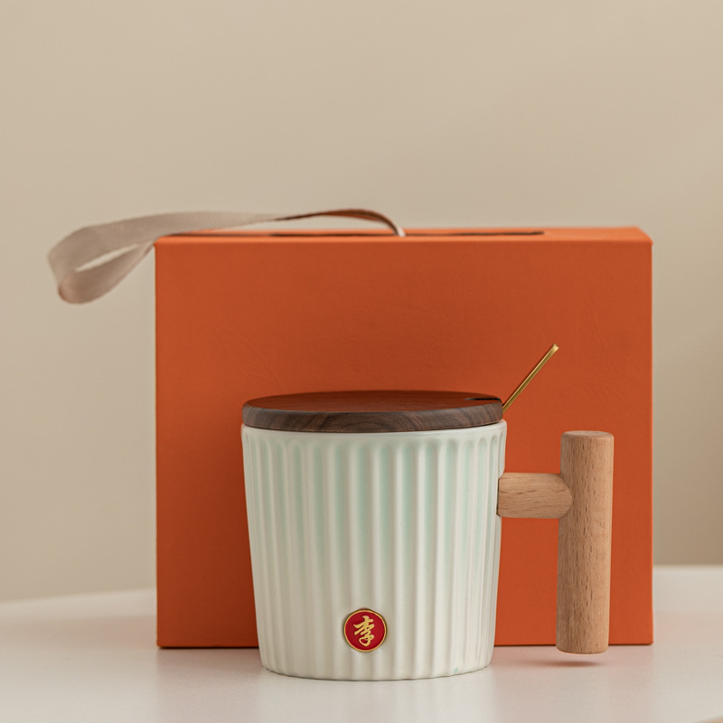 Taza de apellido Taza de agua Taza de cerámica Taza de marca Taza de café Regalo de mano mayorista Nombre de talla LOGO