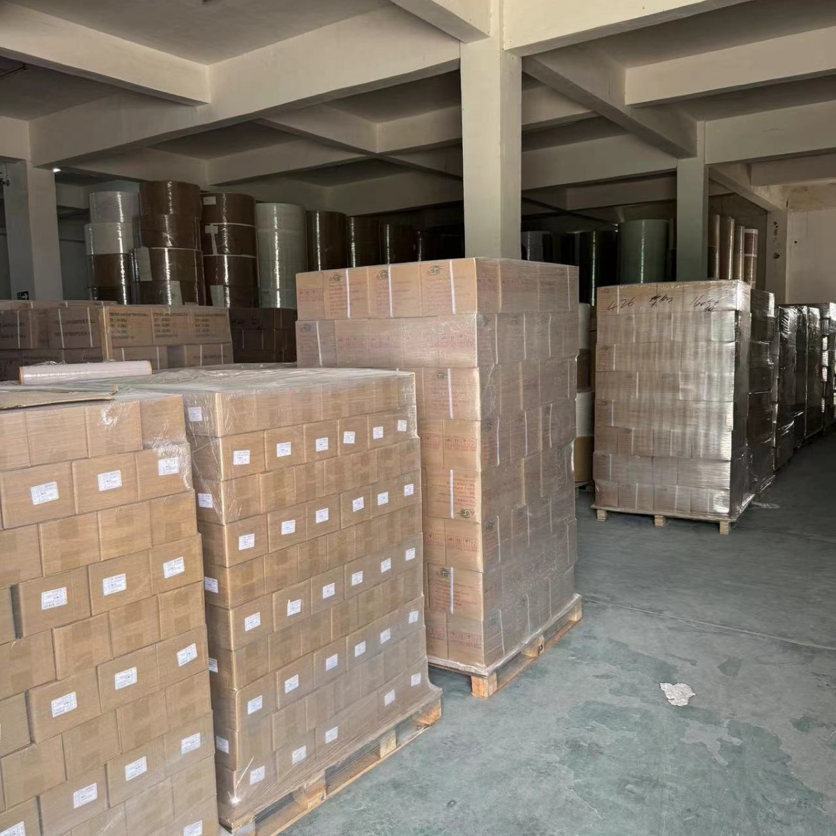 Papel térmico 100x100 etiqueta adhesiva impresa de código de barras adhesivo rodillo térmico caja completa precio al por mayor