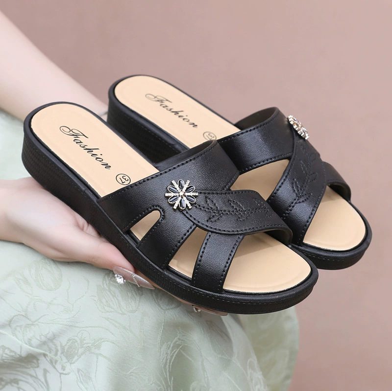 2025 новый тапочка сосновый торт с толстым дном на склоне с пляжным водонепроницаемым удобная модная мама обувь носить дикие сандалии