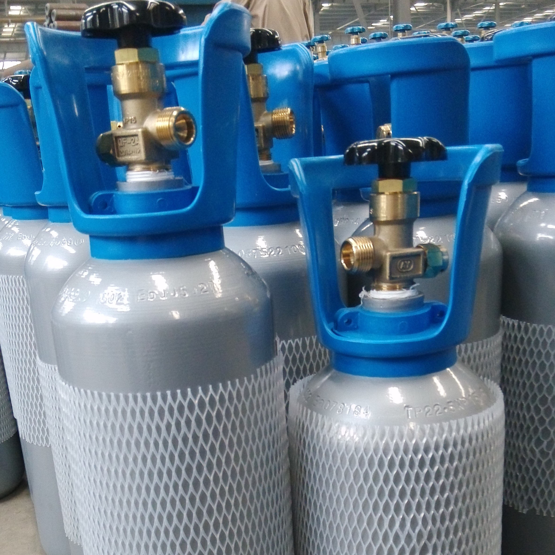 .【促销】 国内 医用 工业用 QF-2阀门 二氧化碳气瓶 15L159mm