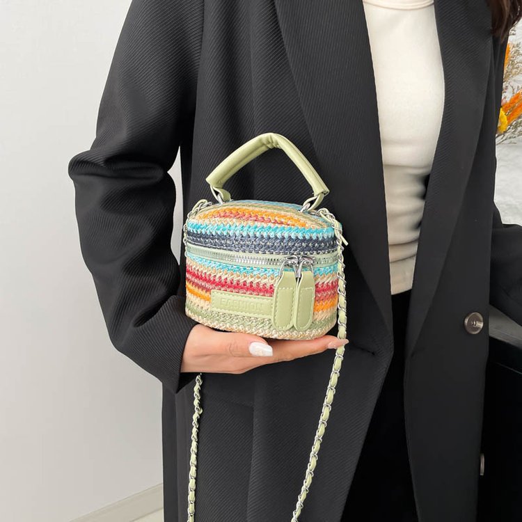 Small woven small bag