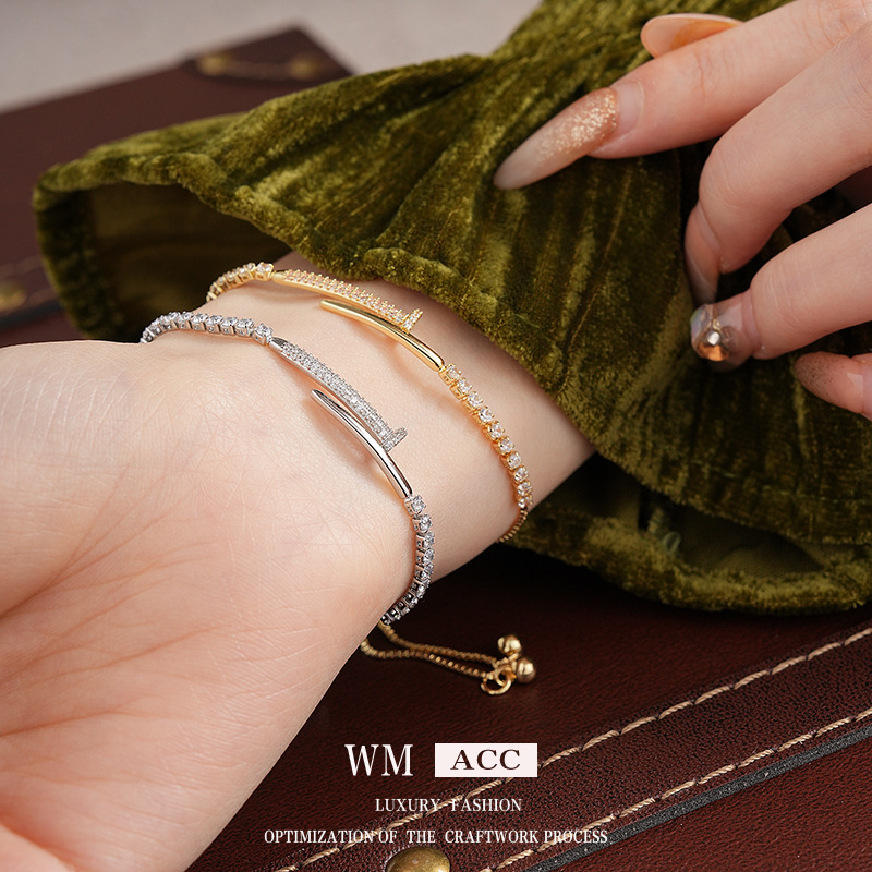 Pulsera sonriente con costuras de circón galvanizado en oro real Pulsera coreana de lujo ligero de alta gama Moda y temperamento simple Joyas femeninas