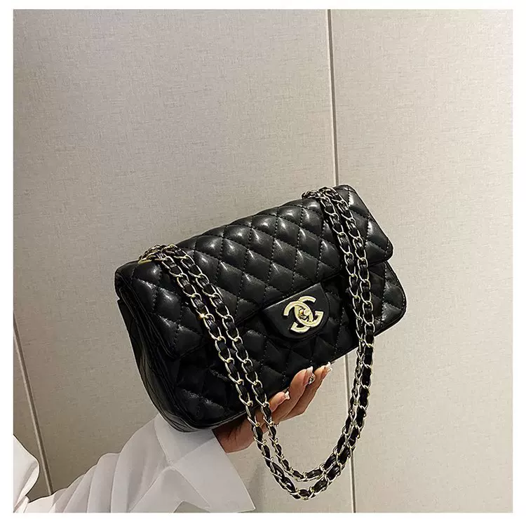 Плечевая сумка, одноместная с ромбовидной стёжкой и цепочкой, «Chanel»-стиль, 1 кг