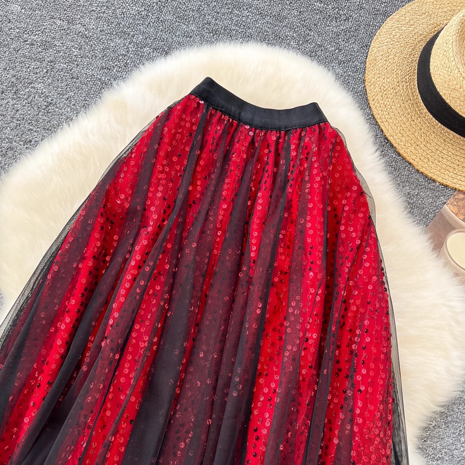 Dámská sukně do a ze sametu a síťoviny s flitry a elastickým pasem_voghion.com