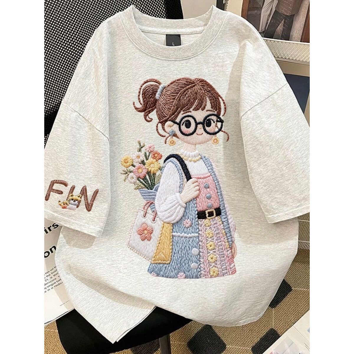 Cotton cute cartoon summer short sleeve T-shirt with a round collar