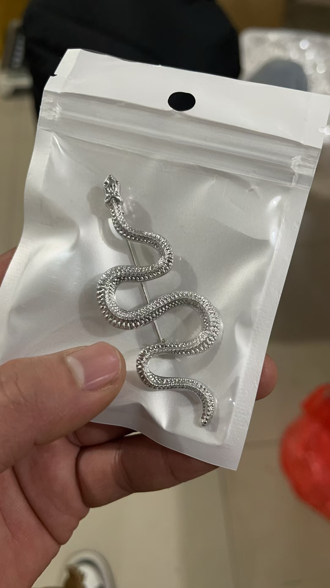 Año de la serpiente Daji moda venta animal pequeño broche serpiente lindo sensación de alta calidad pin serpiente ropa accesorios accesorios image 7
